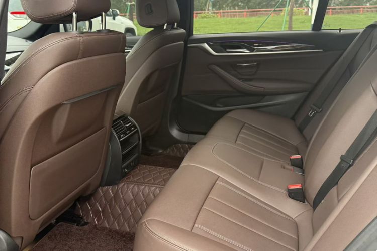 Used BMW 5 Series 2019 525Li M Sport Package Interior 3