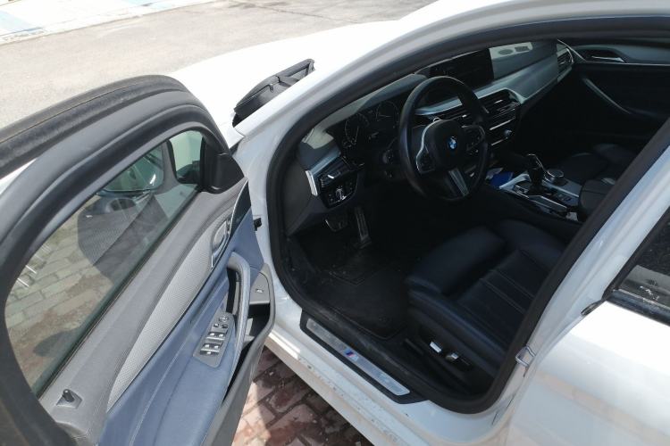 Used BMW 5 Series 2019 525i M Sport Package Interior 3