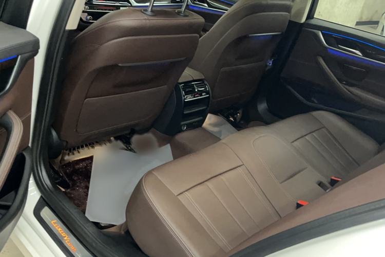 Used BMW 5 Series 2019 Facelifted 525Li Luxury Package Interior 3