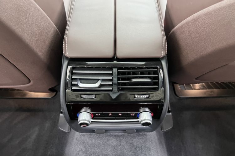 Used BMW 5 Series 2019 Facelifted 530Li Luxury Edition Premium Package Interior 4