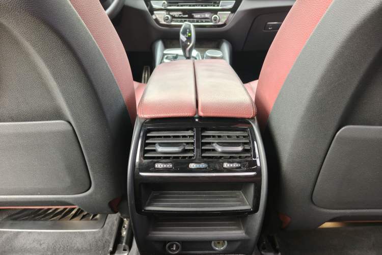 Used BMW 5 Series 2019 530Li Leading Model M Sport Package Interior 4