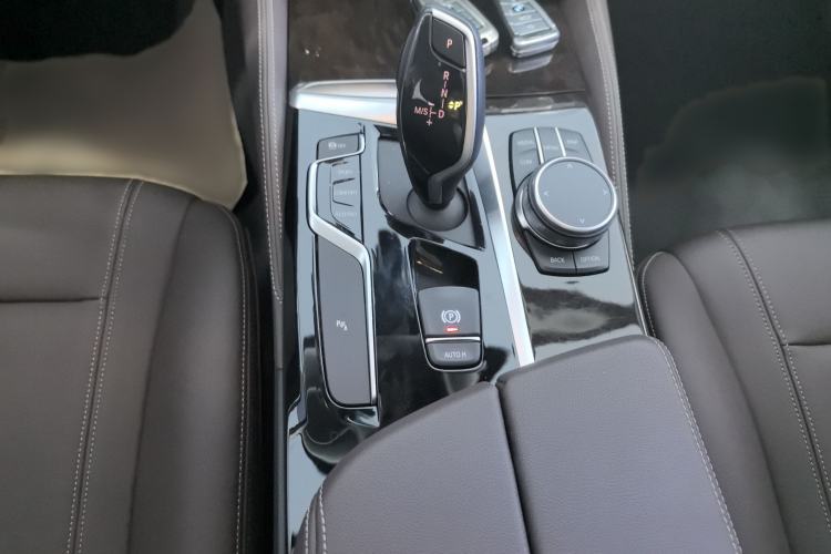 Used BMW 5 Series 2019 525Li Luxury Package Interior 4