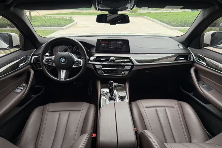 Used BMW 5 Series 2019 525Li M Sport Package Interior 4