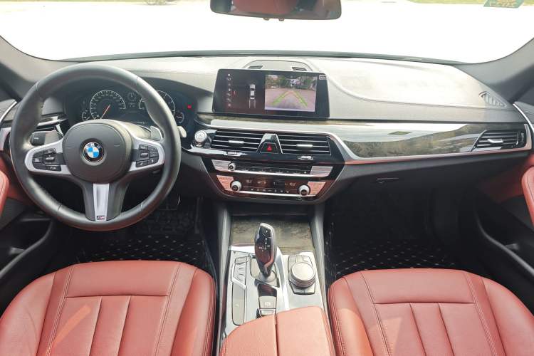 Used BMW 5 Series 2019 530Li Leading Model M Sport Package Interior 4