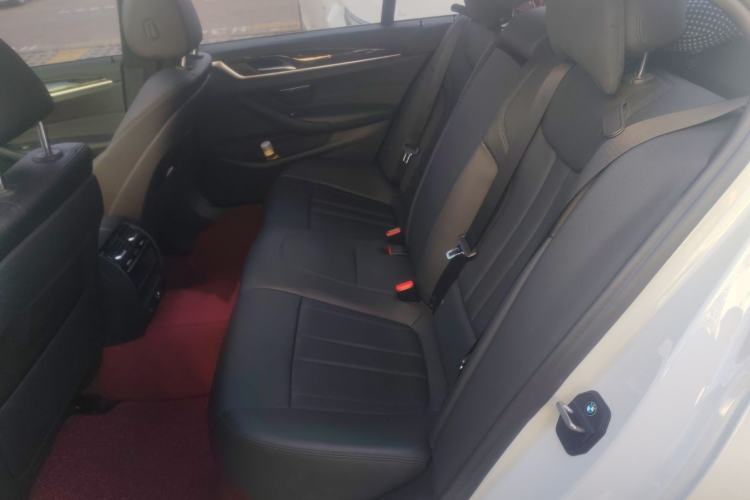 Used BMW 5 Series 2019 525Li M Sport Package Interior 4