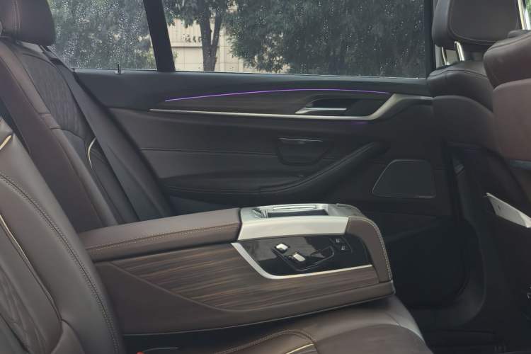 Used BMW 5 Series 2019 Facelifted 530Li Luxury Edition Premium Package Interior 5
