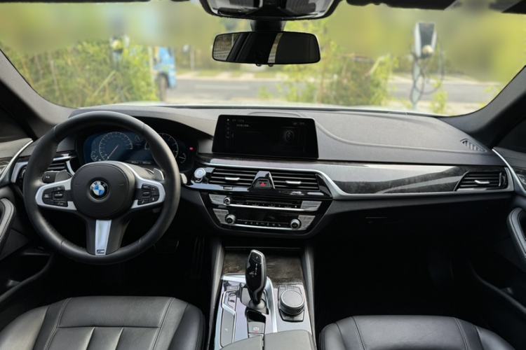 Used BMW 5 Series 2019 530Li Leading Model M Sport Package Interior 5