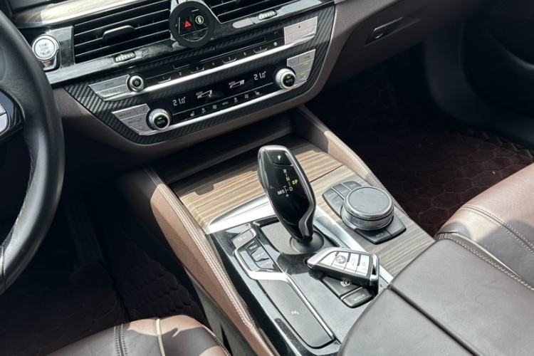 Used BMW 5 Series 2019 530Li Leading Model Luxury Package Interior 5
