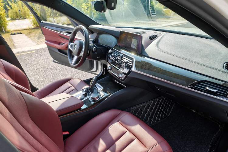 Used BMW 5 Series 2019 Facelifted 530Li Leading Edition M Sport Package Interior 6