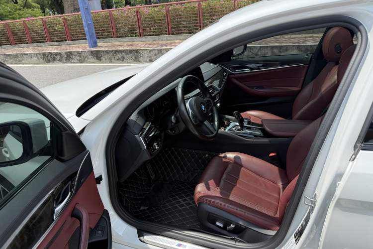 Used BMW 5 Series 2019 530Li xDrive M Sport Package Interior 6