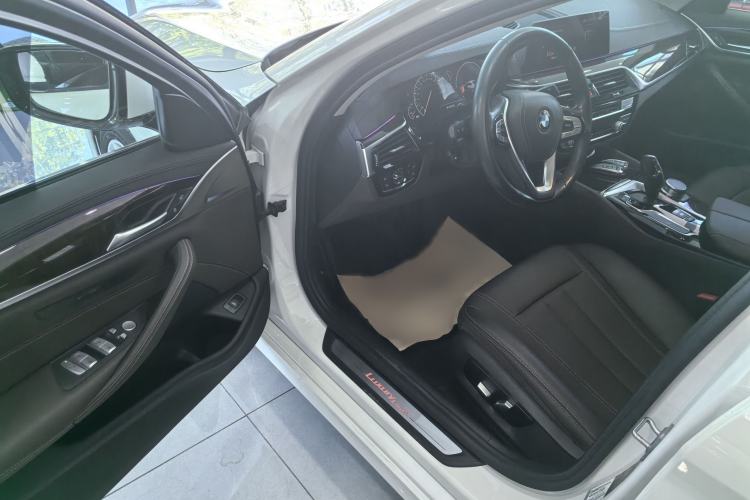Used BMW 5 Series 2019 525Li Luxury Package Interior 6