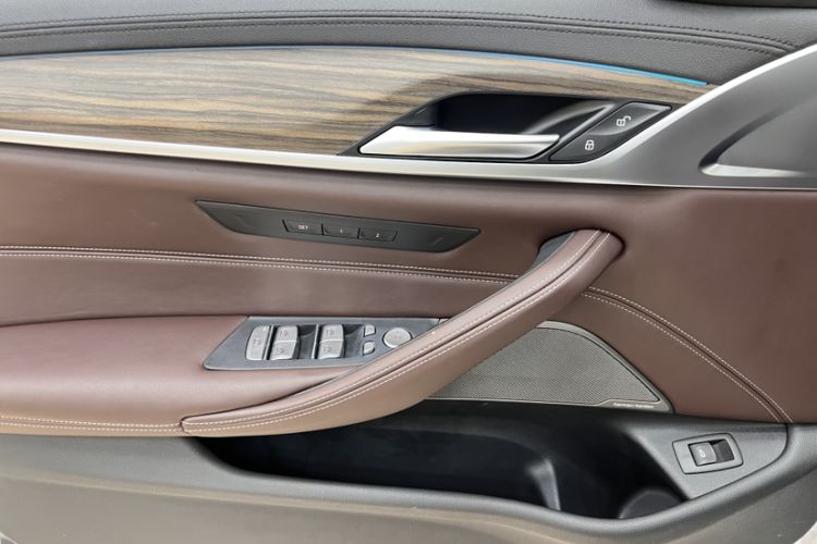 Used BMW 5 Series 2019 Facelifted 530Li Luxury Edition Premium Package Interior 7