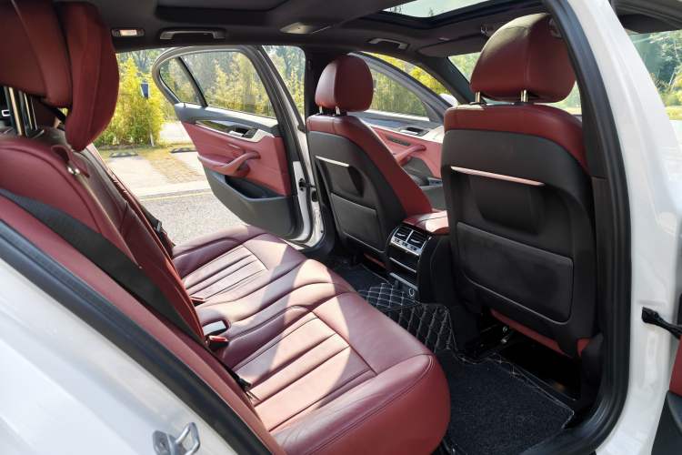 Used BMW 5 Series 2019 Facelifted 530Li Leading Edition M Sport Package Interior 7