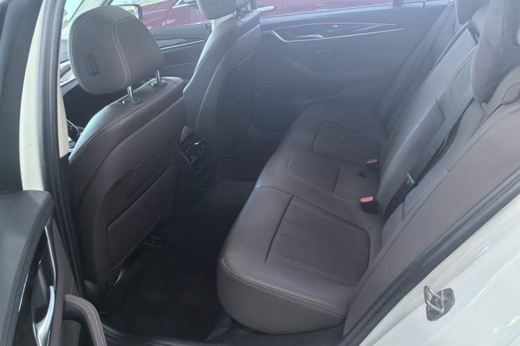 Used BMW 5 Series 2019 525Li Luxury Package Interior 7