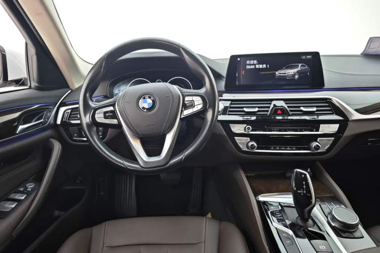Used BMW 5 Series 2019 Facelifted 525Li Luxury Package Interior 7