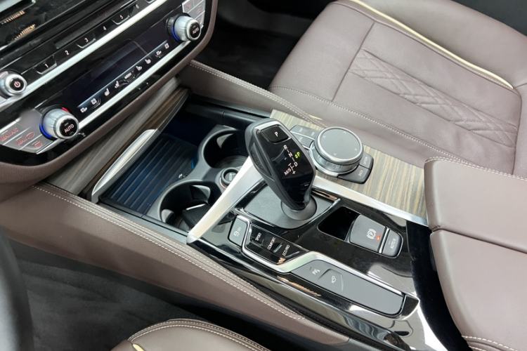 Used BMW 5 Series 2019 Facelifted 530Li Luxury Edition Premium Package Interior 8