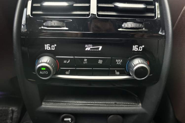 Used BMW 5 Series 2019 Facelifted 530Li Luxury Edition Premium Package Interior 8