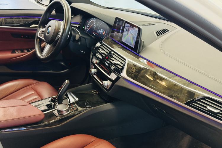 Used BMW 5 Series 2019 530Li xDrive M Sport Package Interior 8