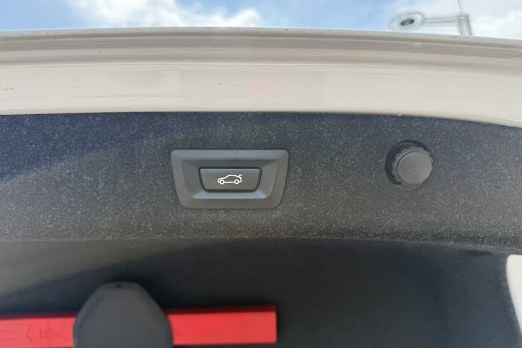 Used BMW 5 Series 2019 530Li xDrive M Sport Package Interior 8