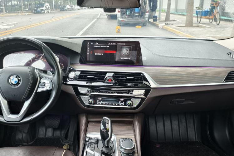 Used BMW 5 Series 2019 Facelifted 530Li Luxury Edition Premium Package Interior 9