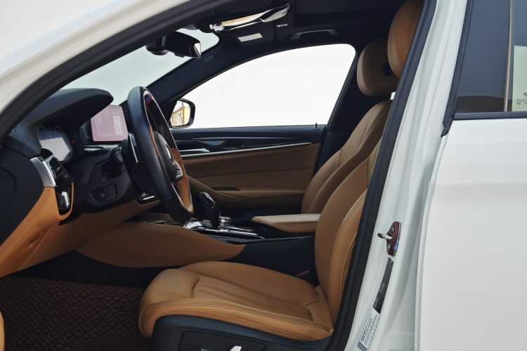 Used BMW 5 Series 2019 530Li Leading Model M Sport Package Interior 9