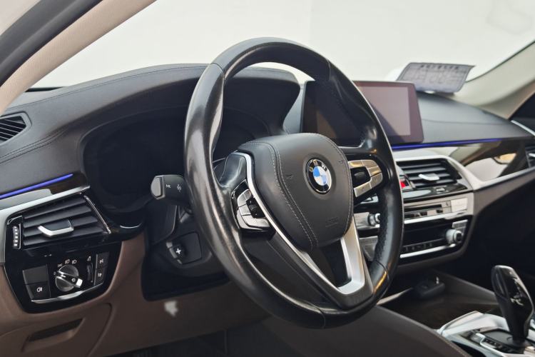 Used BMW 5 Series 2019 Facelifted 525Li Luxury Package Interior 9
