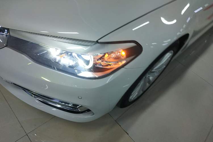 Used BMW 5 Series 2019 530Li xDrive Luxury Package Left Front Headlight