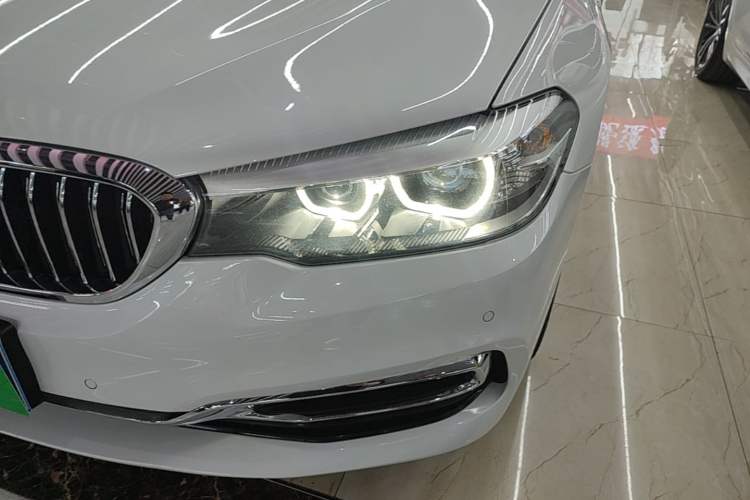 Used BMW 5 Series 2019 530Li xDrive Luxury Package Left Front Headlight