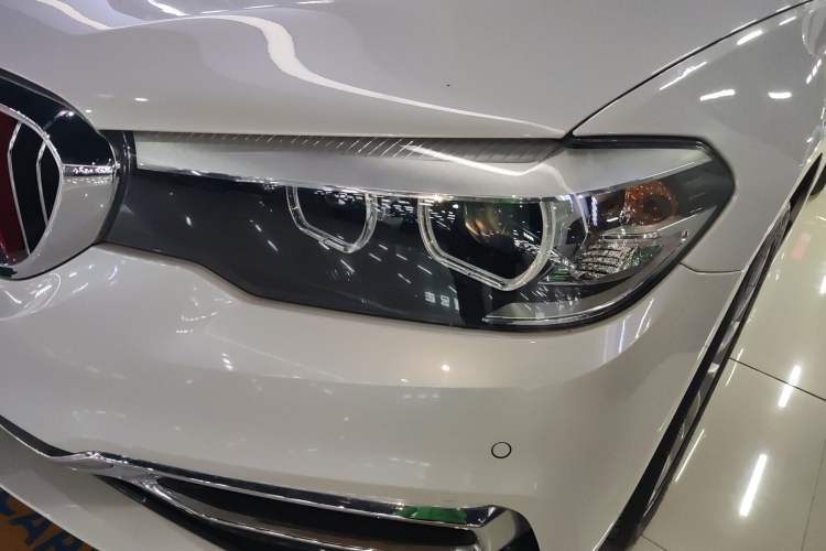 Used BMW 5 Series 2019 530Li Leading Model Luxury Package Left Front Headlight