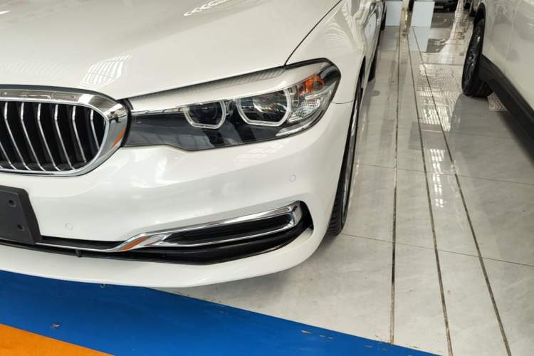 Used BMW 5 Series 2019 Facelifted 530Li Leading Edition Luxury Package Left Front Headlight