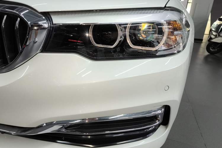 Used BMW 5 Series 2019 Updated 530Li xDrive Luxury Package Left Front Headlight