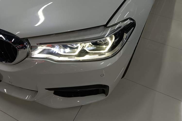 Used BMW 5 Series 2019 530Li Leading Model M Sport Package Left Front Headlight