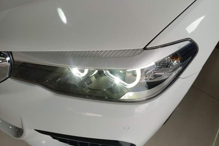 Used BMW 5 Series 2019 525i M Sport Package Left Front Headlight