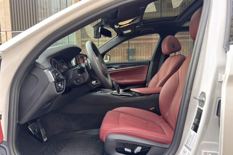 Used BMW 5 Series 2019 Facelifted 530Li Leading Edition M Sport Package Left Front Seat