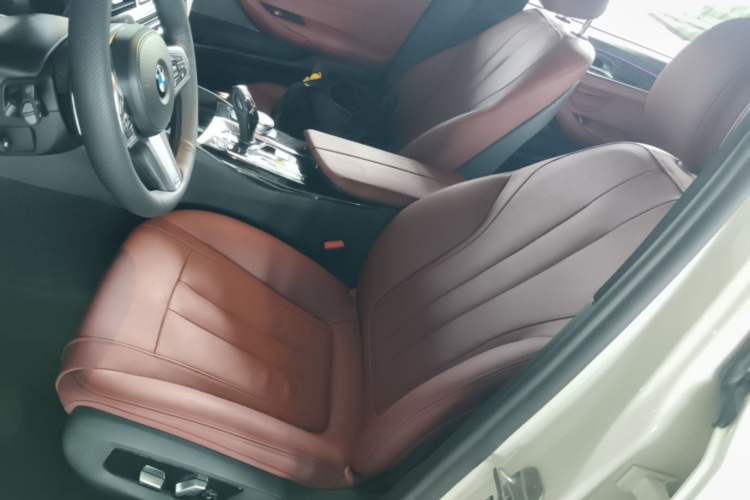 Used BMW 5 Series 2019 Restyled 530Li Luxury Edition M Sport Package Left Front Seat