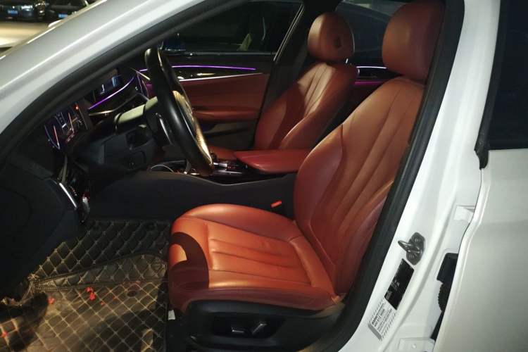 Used BMW 5 Series 2019 Facelifted 530Li Leading Edition M Sport Package Left Front Seat