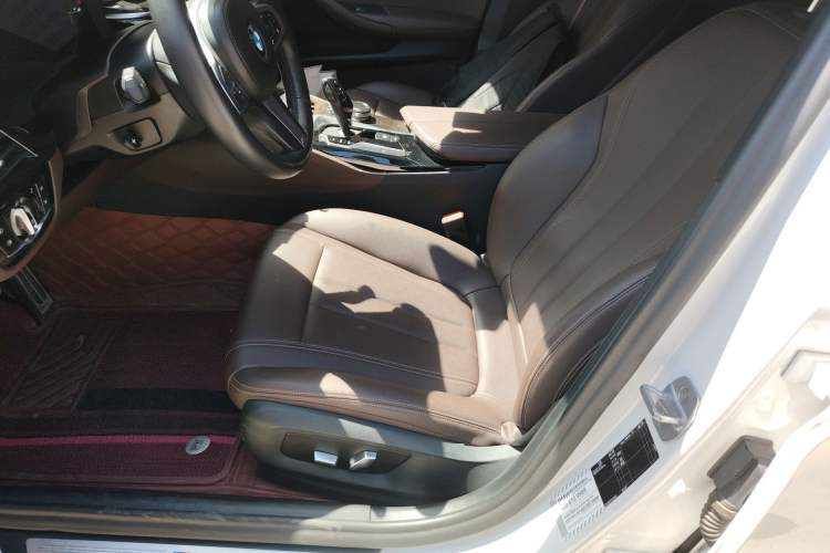 Used BMW 5 Series 2019 525Li M Sport Package Left Front Seat