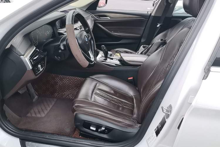 Used BMW 5 Series 2019 530Li Leading Model Luxury Package Left Front Seat