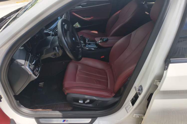 Used BMW 5 Series 2019 Facelifted 530Li Leading Edition M Sport Package Left Front Seat