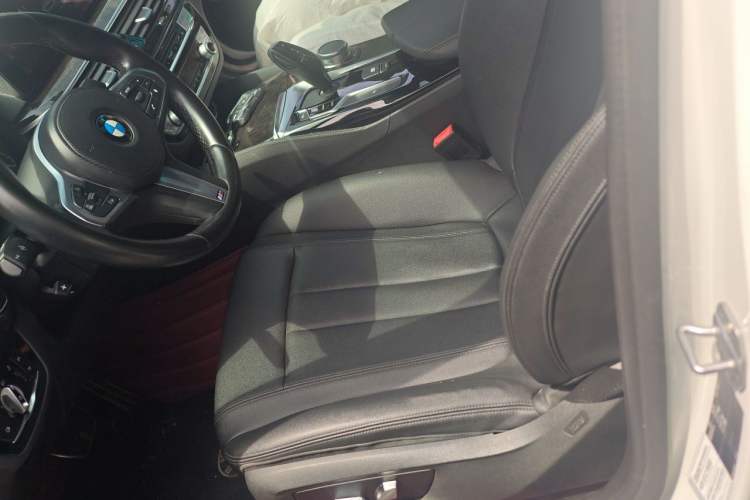 Used BMW 5 Series 2019 525Li M Sport Package Left Front Seat