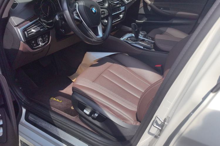 Used BMW 5 Series 2019 525Li Luxury Package Left Front Seat