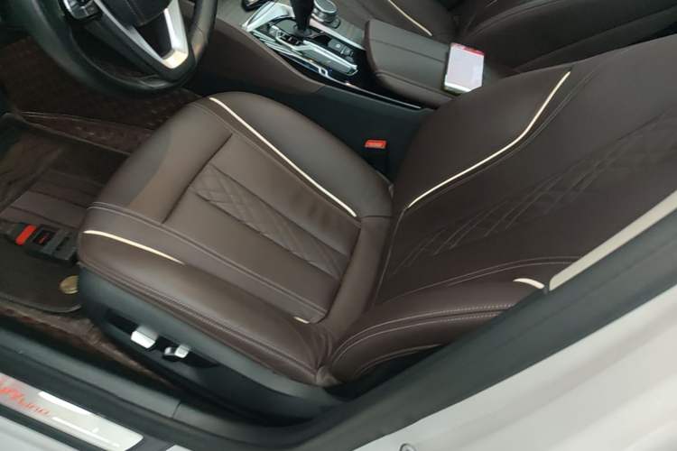 Used BMW 5 Series 2019 530Li xDrive Luxury Package Left Front Seat