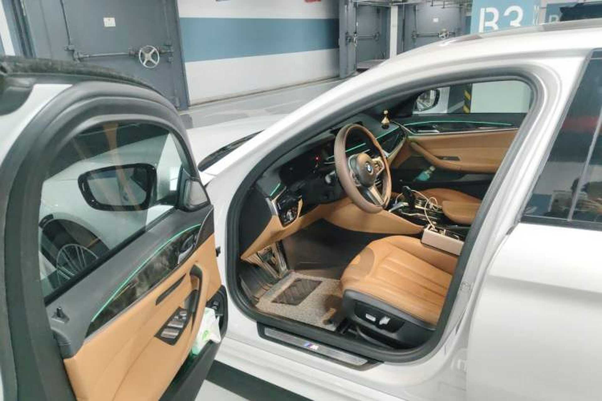 Used BMW 5 Series 2019 530Li Leading Model M Sport Package Left Front Seat
