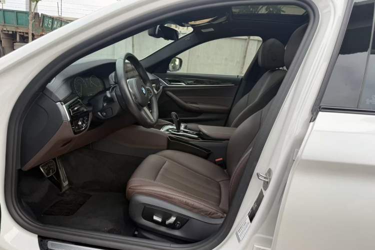 Used BMW 5 Series 2019 Restyled 525Li M Sport Package Left Front Seat