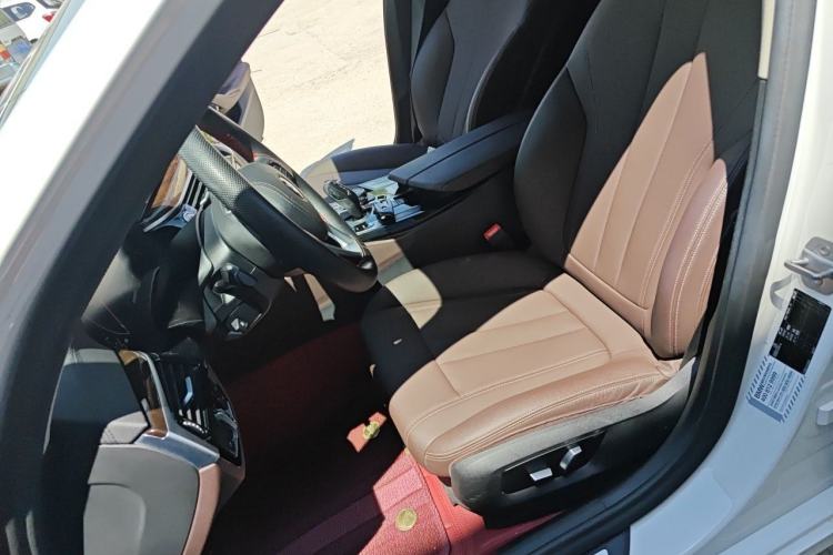 Used BMW 5 Series 2019 525Li Luxury Package Left Front Seat