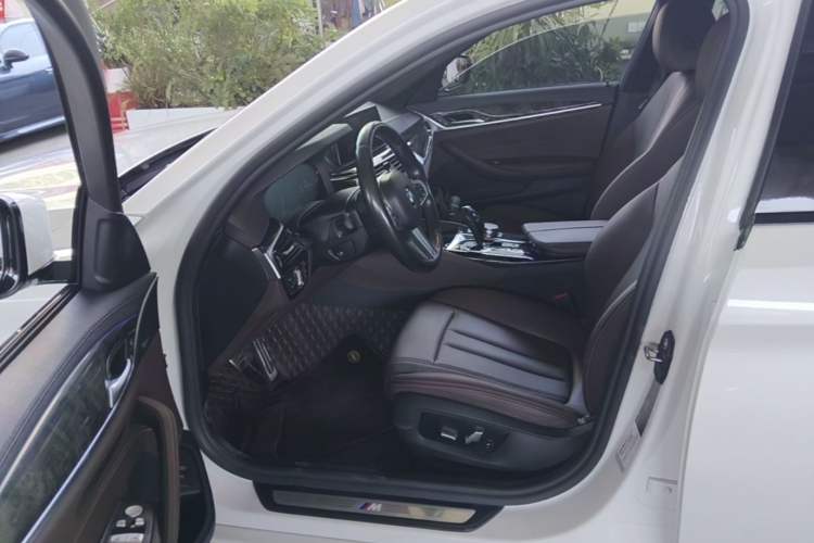 Used BMW 5 Series 2019 525Li M Sport Package Left Front Seat