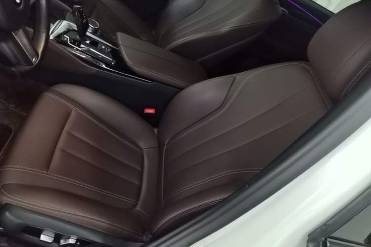 Used BMW 5 Series 2019 525Li M Sport Package Left Front Seat