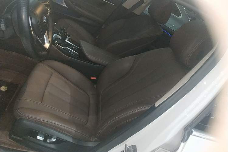 Used BMW 5 Series 2019 525Li Luxury Package Left Front Seat