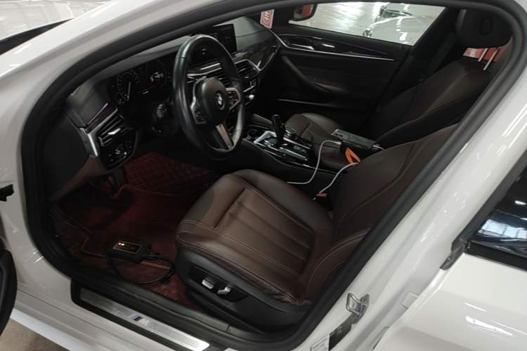 Used BMW 5 Series 2019 525Li M Sport Package Left Front Seat