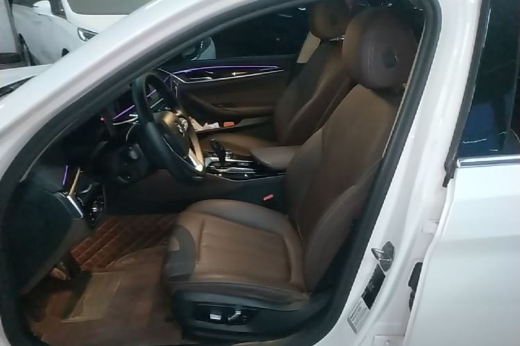 Used BMW 5 Series 2019 525Li Luxury Package Left Front Seat